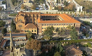 Universitat Abat Oliba - Vista dron.jpg