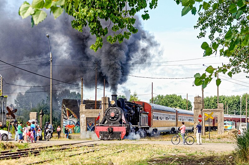 File:Vapor en el sur de Chile (25472948715).jpg