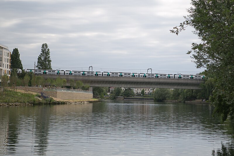 File:Viaduc de Neuilly-Plaisance - 2017-07-15 - IMG 0210.jpg