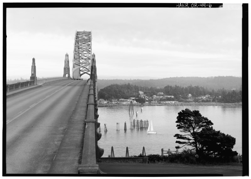 File:View of north portal, looking south - Yaquina Bay Bridge, Spans Yaquina Bay at Oregon Coast Highway, Newport, Lincoln County, OR HAER ORE,21-NEWPO,1-6.tif