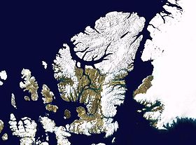Ellesmerův ostrov viděný satelitem.