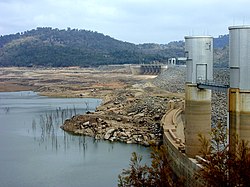 Wyangala Dam and Lake Wyangala, during a period of sustained drought in 2003