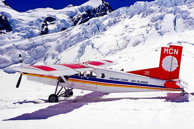 AV Pilatus PC 6 675px-ZK-MCN_2_Pilatus_Turbo_Porter_Mt_Cook_Ski_Planes_Franz_Joseph_Glacier_09JAN99_%286934547689%29