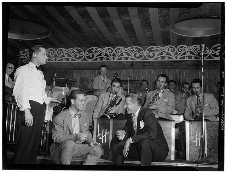 File:(Portrait of Sam Donahue, Stan Kenton, Nick Callonus, and Hep, Aquarium, New York, N.Y., ca. Dec. 1946) (LOC) (5269521138).jpg