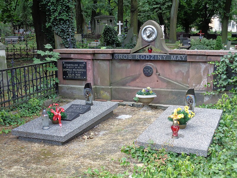 File:Łódź-grave of May family.jpg