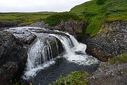 Водопад в нижнем течении реки