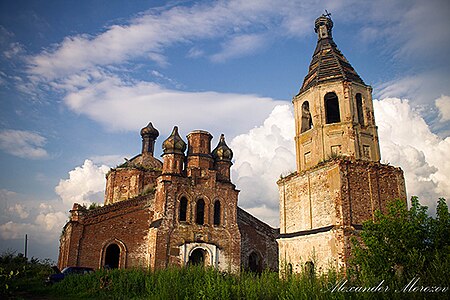 Воскресенская двух-престольная церковь с. Змеево, построена в 1742 г.