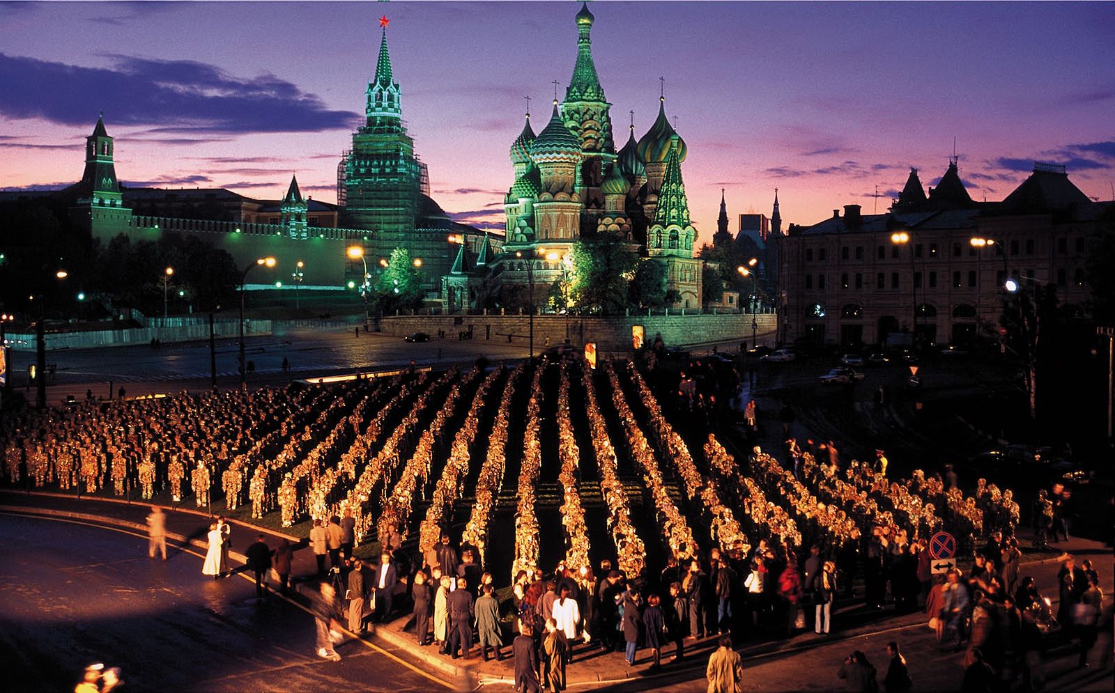 Сцена на красной площади. Отель people Red Square Москва. 1994 Год красная площадь. Red Square микрофон.