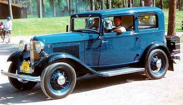 1932 Ford Model B Standard Tudor 2-door sedan