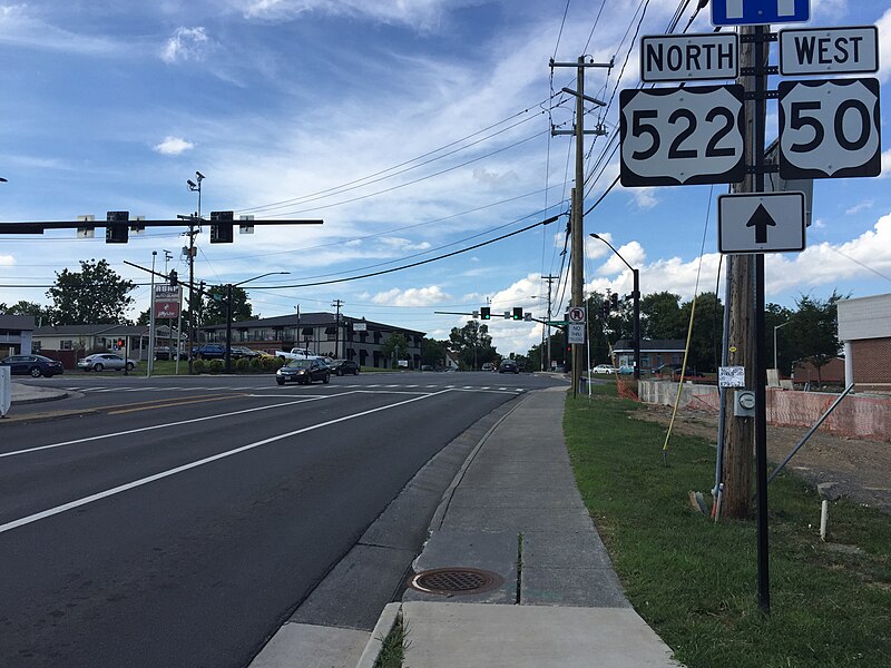 File:2016-08-23 16 30 51 View north along U.S. Route 17 and U.S. Route 522 and west along U.S. Route 50 (Millwood Avenue) at Pleasant Valley Road in Winchester, Virginia.jpg