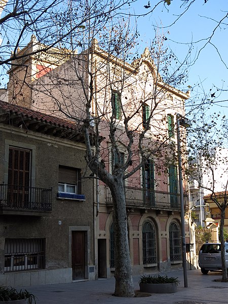 File:334 Cal Negra (Canet de Mar), façana de la riera de Sant Domènec.JPG