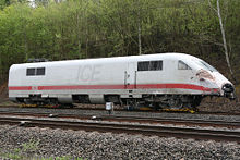 Der bei dem Unfall im Landrückentunnel führende Triebkopf 401 511 nach seiner Bergung im Betriebsbahnhof Mottgers