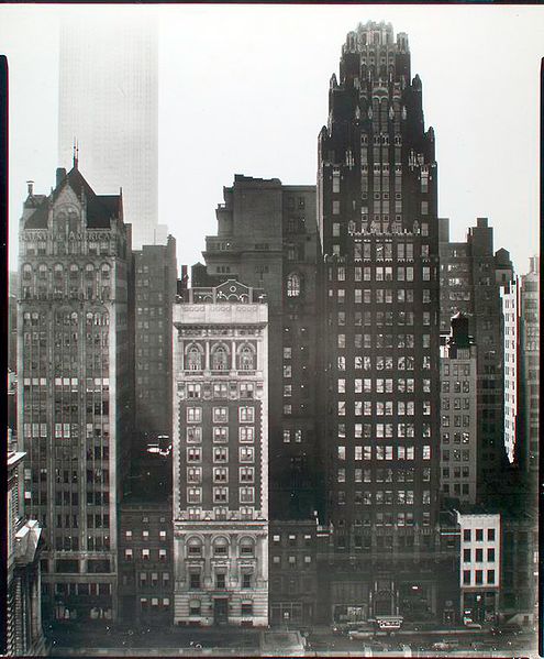 File:40th Street between Fifth and Sixth Avenues, Manhattan. (3109785715).jpg