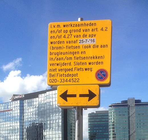 In verband met werkzaamheden bij station Bijlmer Arena is in de zomer van 2016 een tijdelijk verbod om (brom)fietsen te stallen via APV ingesteld.