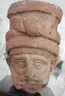 Achaemenid nobleman 520-480 BCE.jpg
