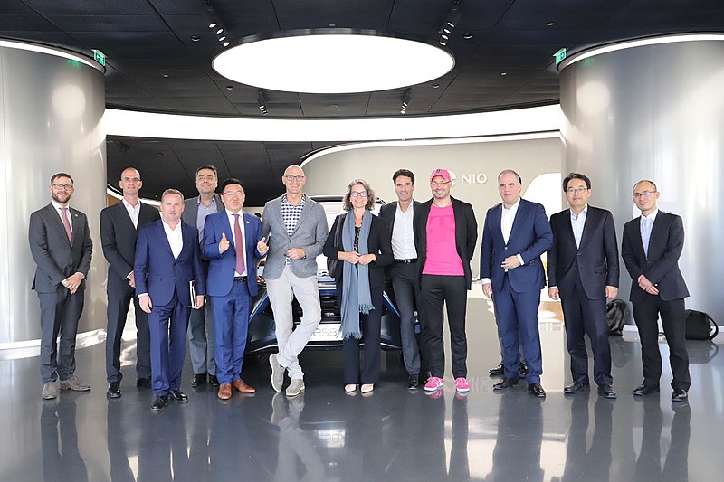 File:Alexander Marten with Board of Deutsche Telekom at NIO house in Beijing.jpg