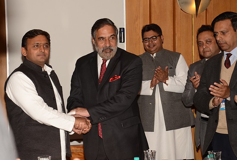 File:Anand Sharma in a delegation level talk with the Chief Minister of Uttar Pradesh, Shri Akhilesh Yadav, on the sidelines of the Partnership Summit 2013, in Agra on January 28, 2013.jpg