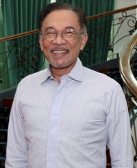 Anwar Ibrahim (cropped further).png
