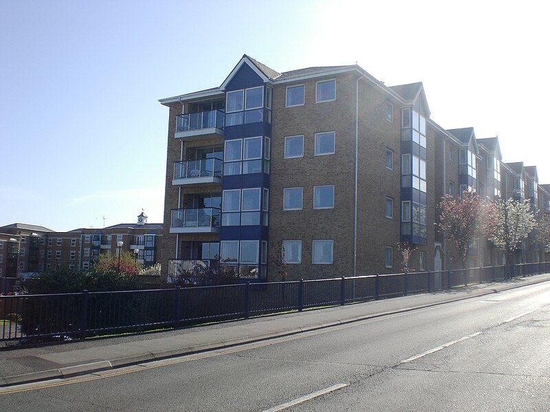 File:Apartments built on Cowes Station.JPG