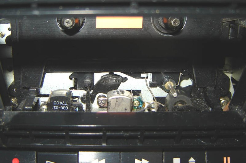 File:Audio cassette recorder heads 1.jpg