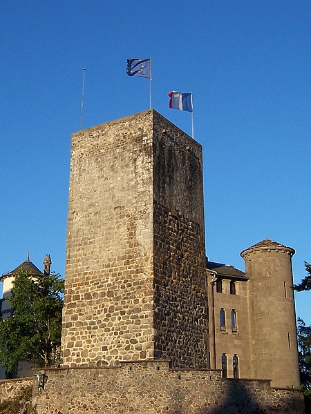 File:Aurillac ChateauSaintEtienne.jpg