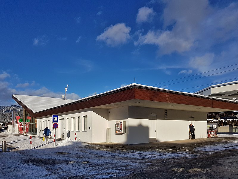 File:Bahnhof Seefeld in Tirol (20181216 141007).jpg