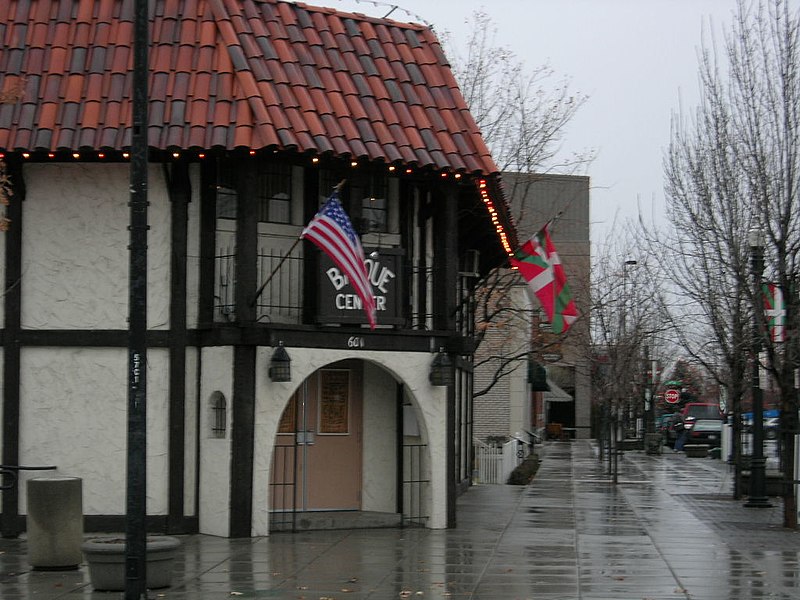 File:Basque center in Boise, Idaho.JPG