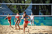 Deutsch: Beachvolleyball bei den Olympischen Jugendspielen 2018; Tag 8, 14. Oktober 2018; Mädchen, Achtelfinale – Bolivien-Puerto Rico 0:2 (18–21/18–21 ) English: Beach volleyball at the 2018 Summer Youth Olympics at 14 October 2018 – Girls Round of 16 – Bolivia-Puerto Rico 0:2 (18–21/18–21 )