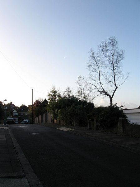 File:Bennett Drive - geograph.org.uk - 1554949.jpg