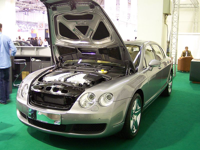 File:Bentley Continental Flying Spur silver vl TCE.jpg