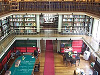 La Biblioteca del ex-Congreso Nacional. Ubicada en el segundo piso del edificio, en Santiago