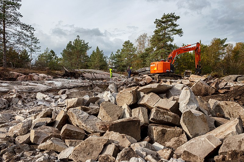 File:Blasting rocks for new houses in Tuntorp 1.jpg