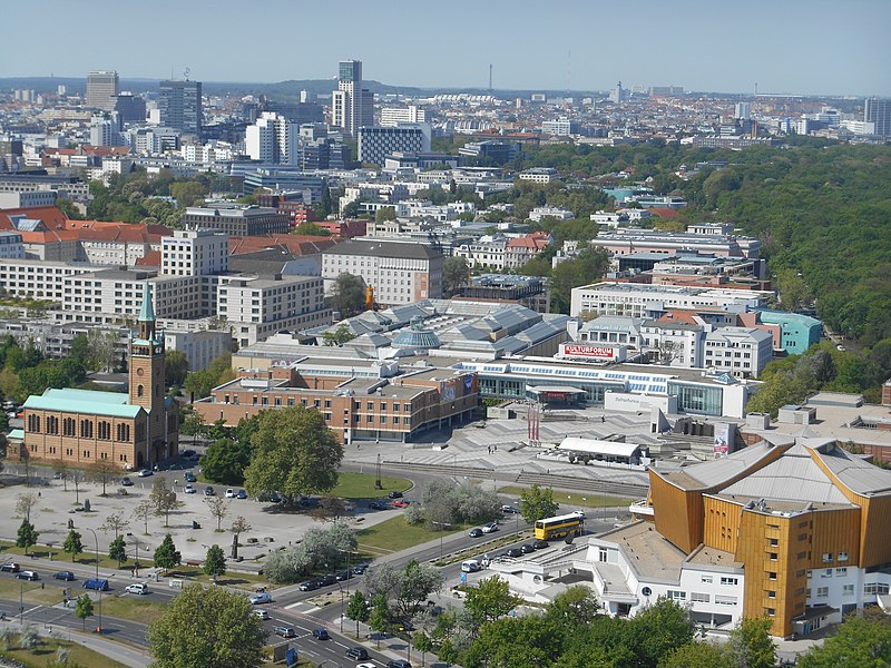 File:Blick auf Kulturforum und Berliner WestCity.JPG