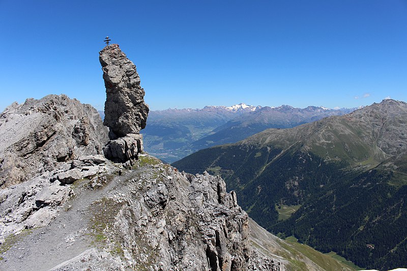 File:Blick in Richtung Vinschgau.jpg