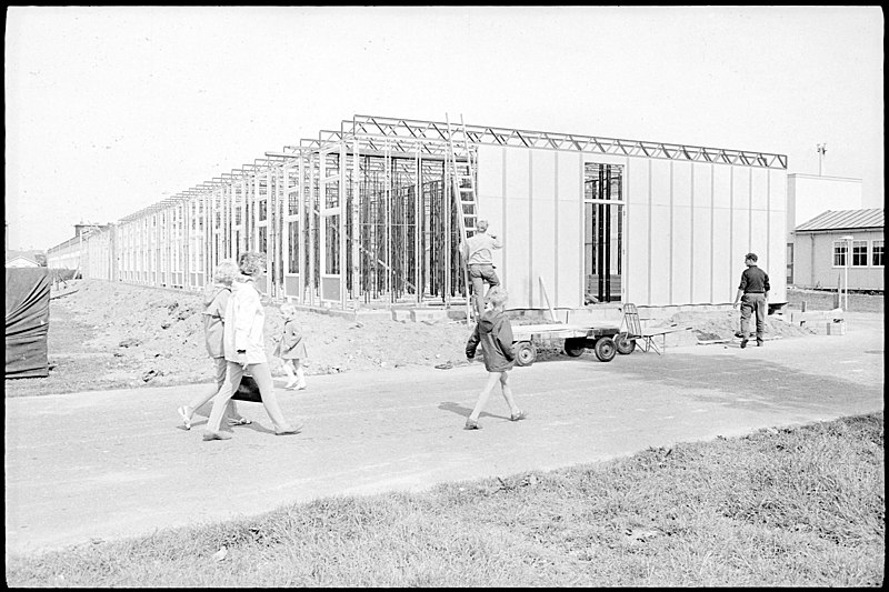 File:Bouw nieuwe gebouwen ziekenhuis Heemskerk, 1967.jpg