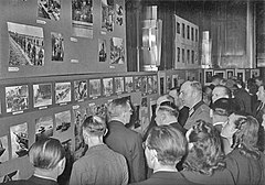 1940 exhibition of photographs produced by the propaganda companies during the invasion of Poland Bundesarchiv Bild 183-L02529, Berlin, Ausstellung von PK-Bildern.jpg