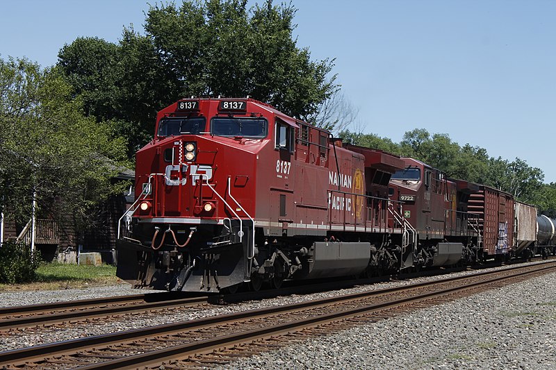 File:CP 8137 at Chesterton (31292201928).jpg