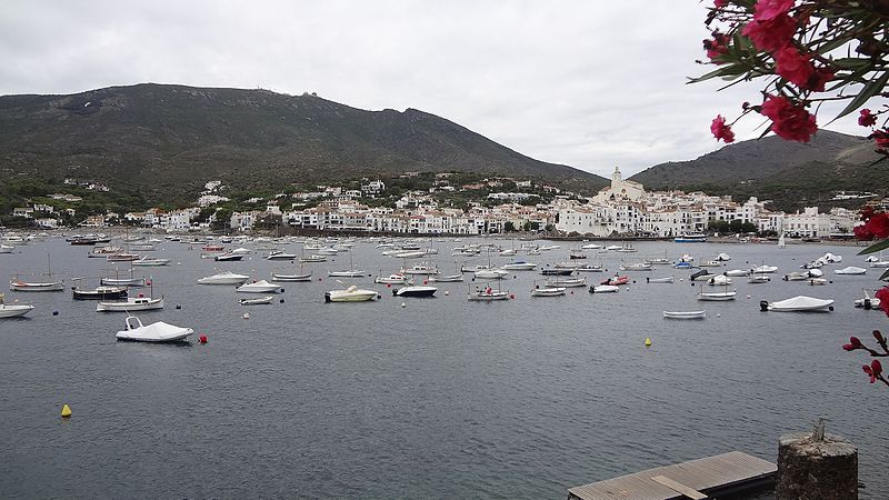 File:Cadaqués des del Norai de sa Costa.jpg