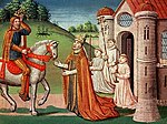Un homme barbu chevauche un cheval blanc qui paraît assez petit, avec une tête très fine. Il fait face à trois hommes d'Église, devant une église.