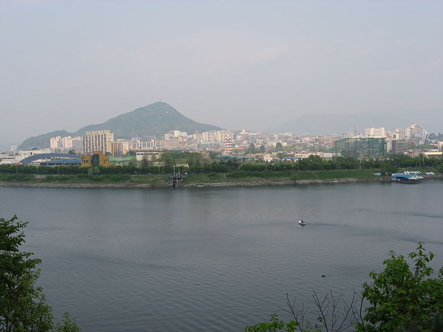 640px-Chuncheon,_South_Korea.jpg (640×480)