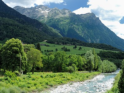 river Brenno, Cima di Gana Bianca, Cima del Simano Deutsch: Der Fluss Brenno talabwärts nach Süden