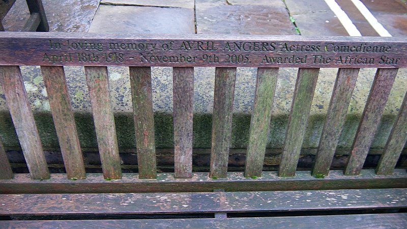 File:Close-up of the inscription (OpenBenches 5312).jpg