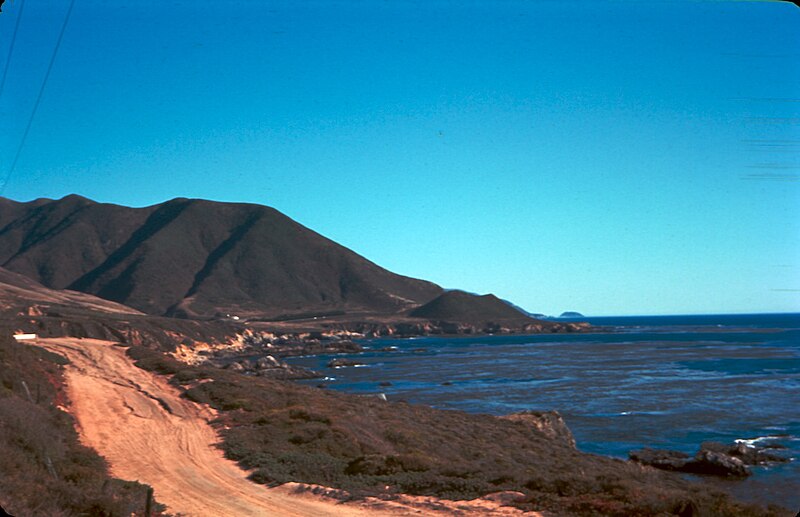 File:Coast of Big Sur, CA 001.jpg