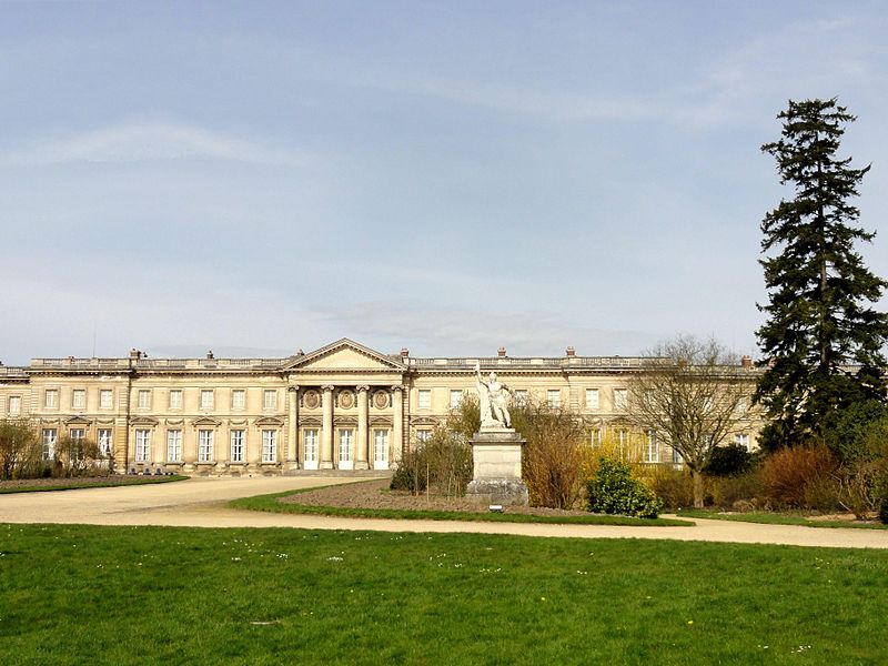 File:Compiègne (60), palais, façade sud-est sur le parc 2.jpg