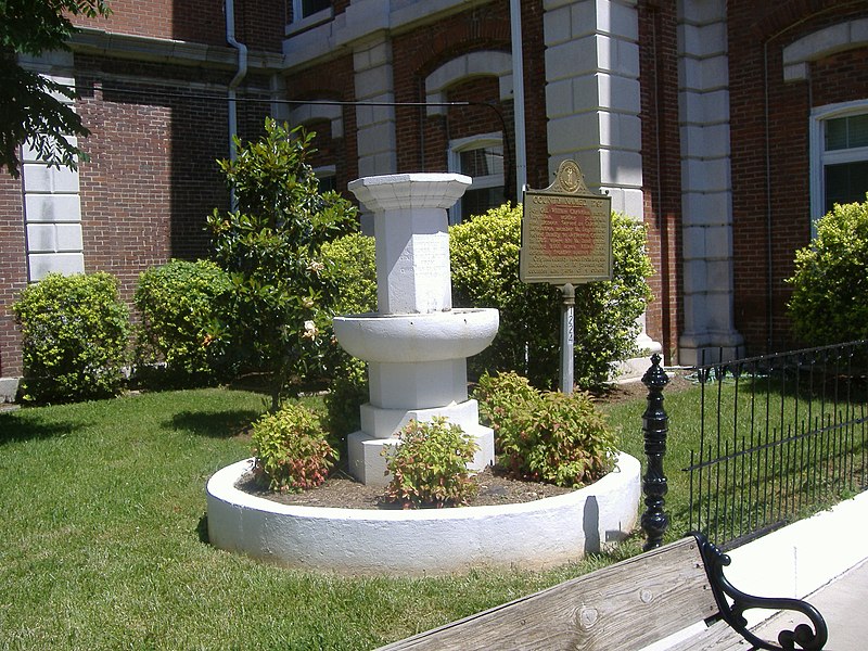 File:Confederate Memorial Fountain in Hopkinsville.JPG