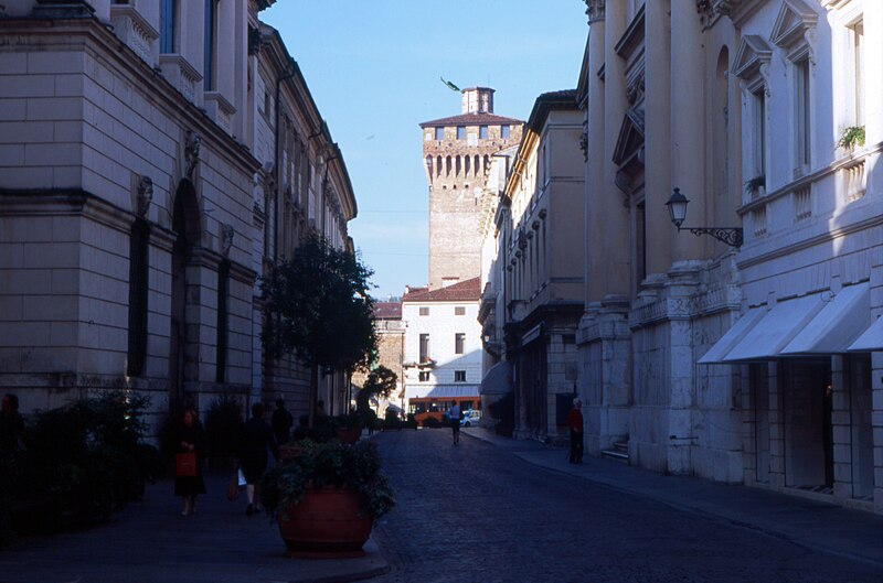 File:Corso Palladio Vicenza01.jpg