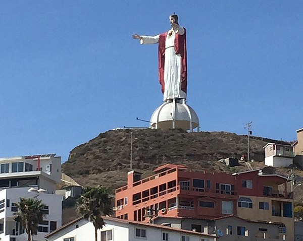 Image: Cristo del Sagrado Corazon (51432194755) (cropped)