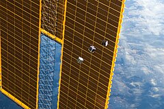 Кубсаты выведены на орбиту с Международной космической станции 4 октября 2012 г. (слева направо: TechEdSat-1, F-1 и FITSAT-1).