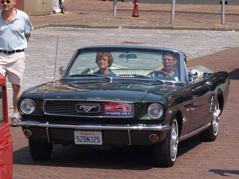 File:Dark Green Ford Mustang.JPG