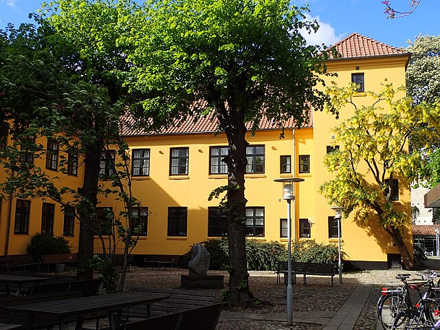 The yellow rector building from 1800. It was annexed by the school in 1957.